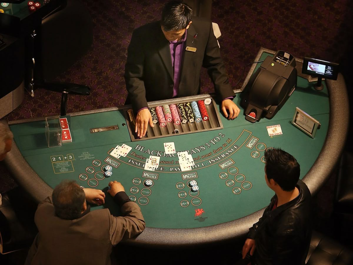 The Aviator Casino کیسینو میں پوکر گیمز